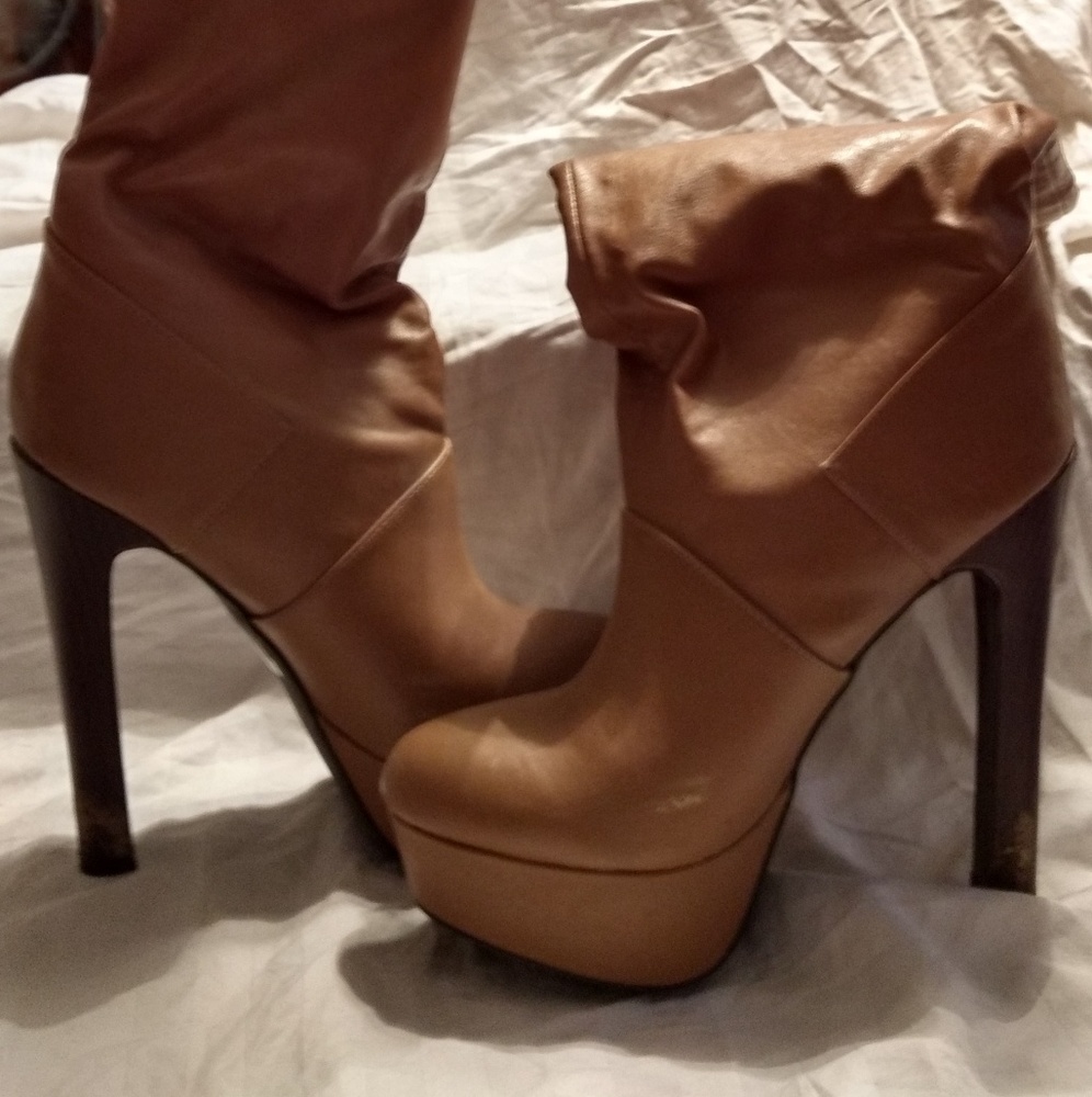 Colin Stuart tan boots